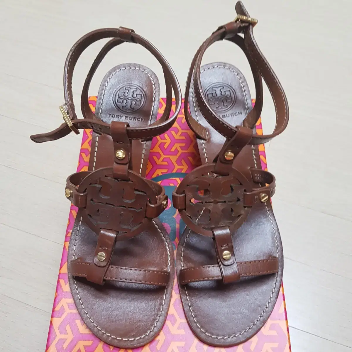 토리버치 TORY BURCH 여성 샌들