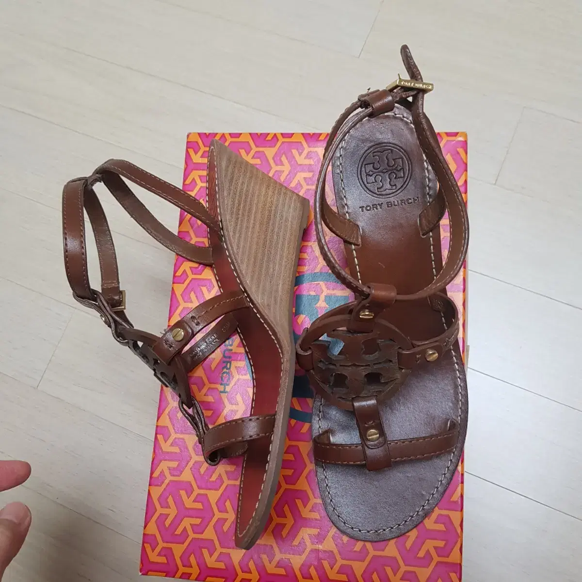 토리버치 TORY BURCH 여성 샌들