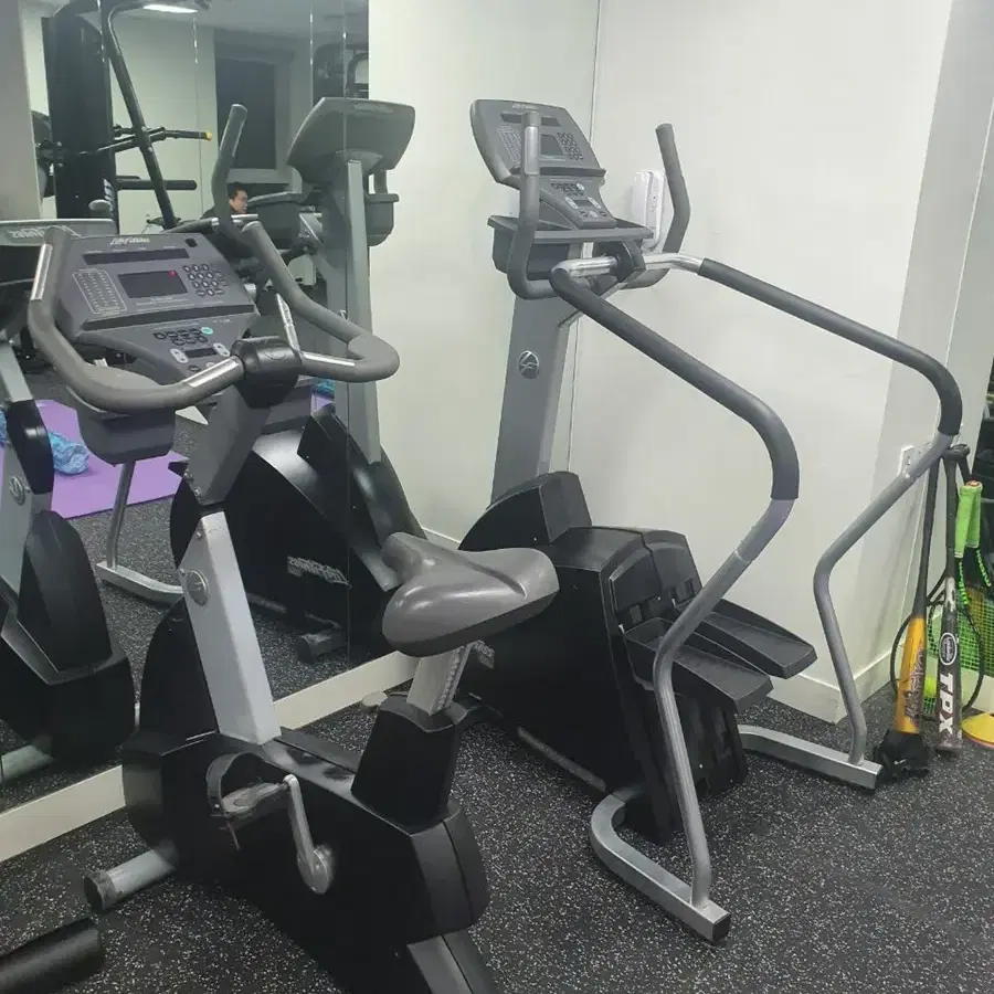 life fitness stepper + Bike set 배송 설치 포함