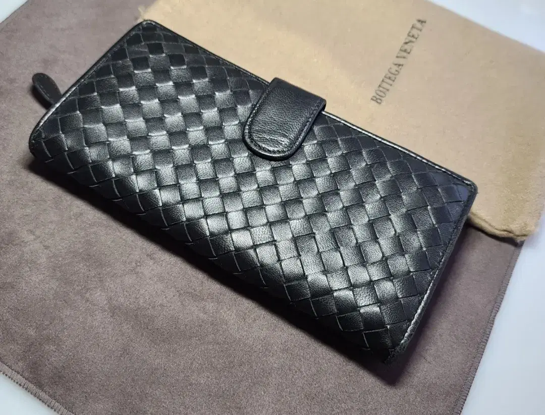 Genuine Bottega Veneta Men's and Women's Leather Wallet Black (good condition)