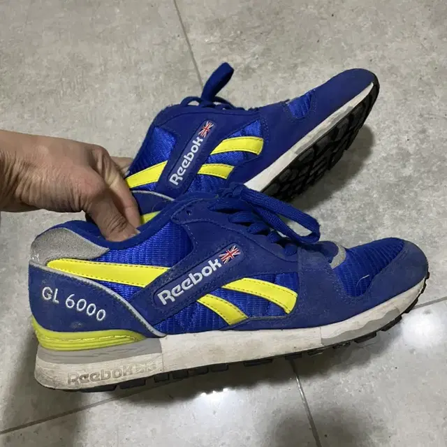 리복 Reebok 정품 운동화 GL6000 250(가격내림)