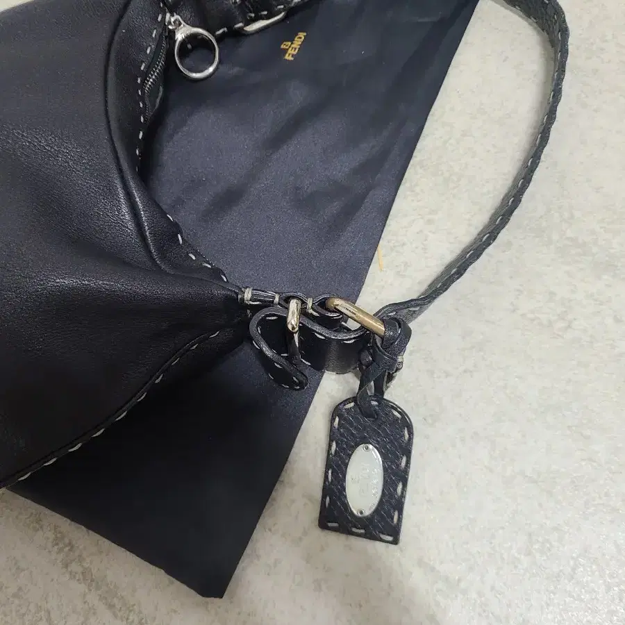 대박세일Big Sale 정품 FENDI  selleria 호보백