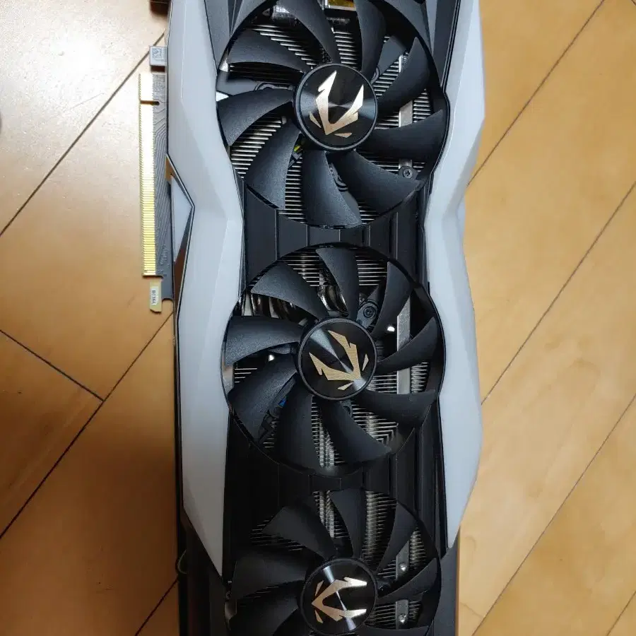 조택 2080ti 익스트림 팝니다.