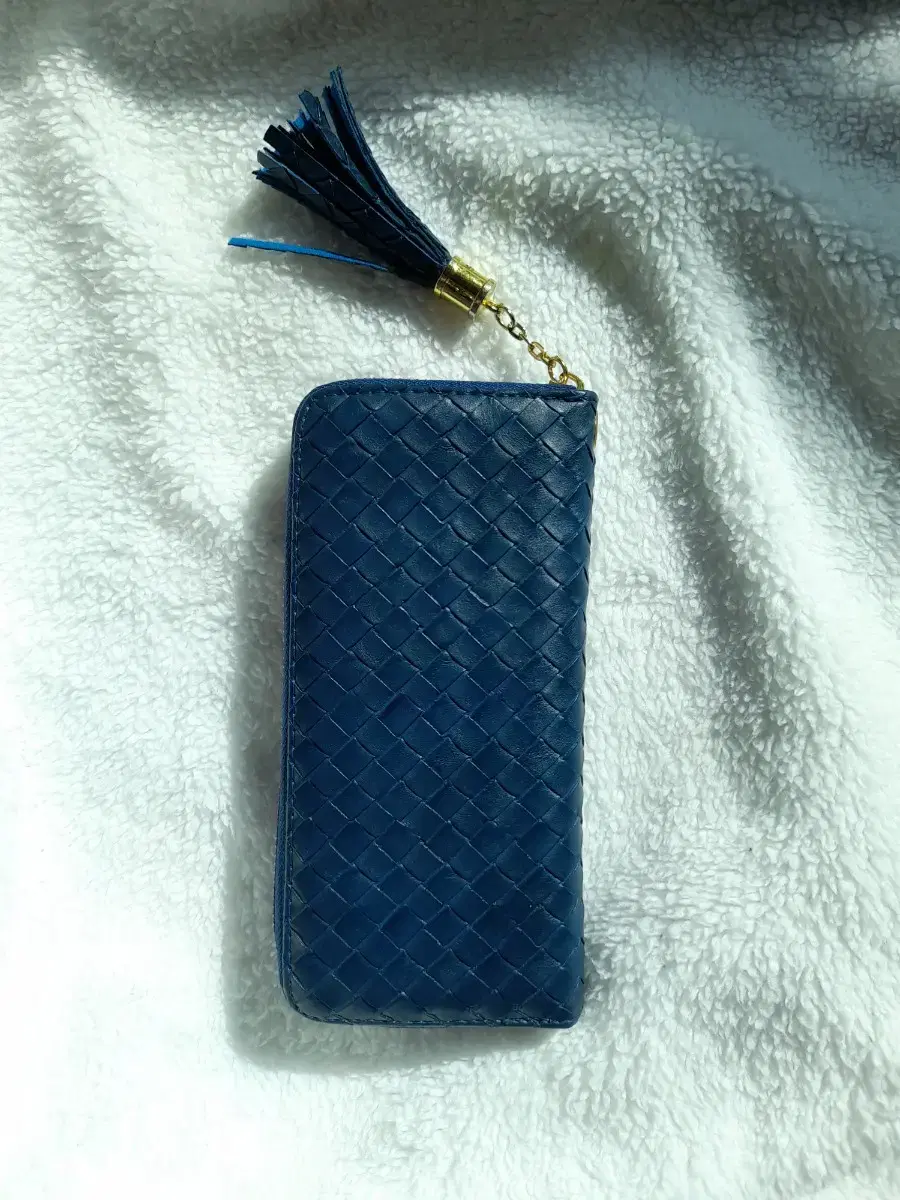 Selling a long wallet