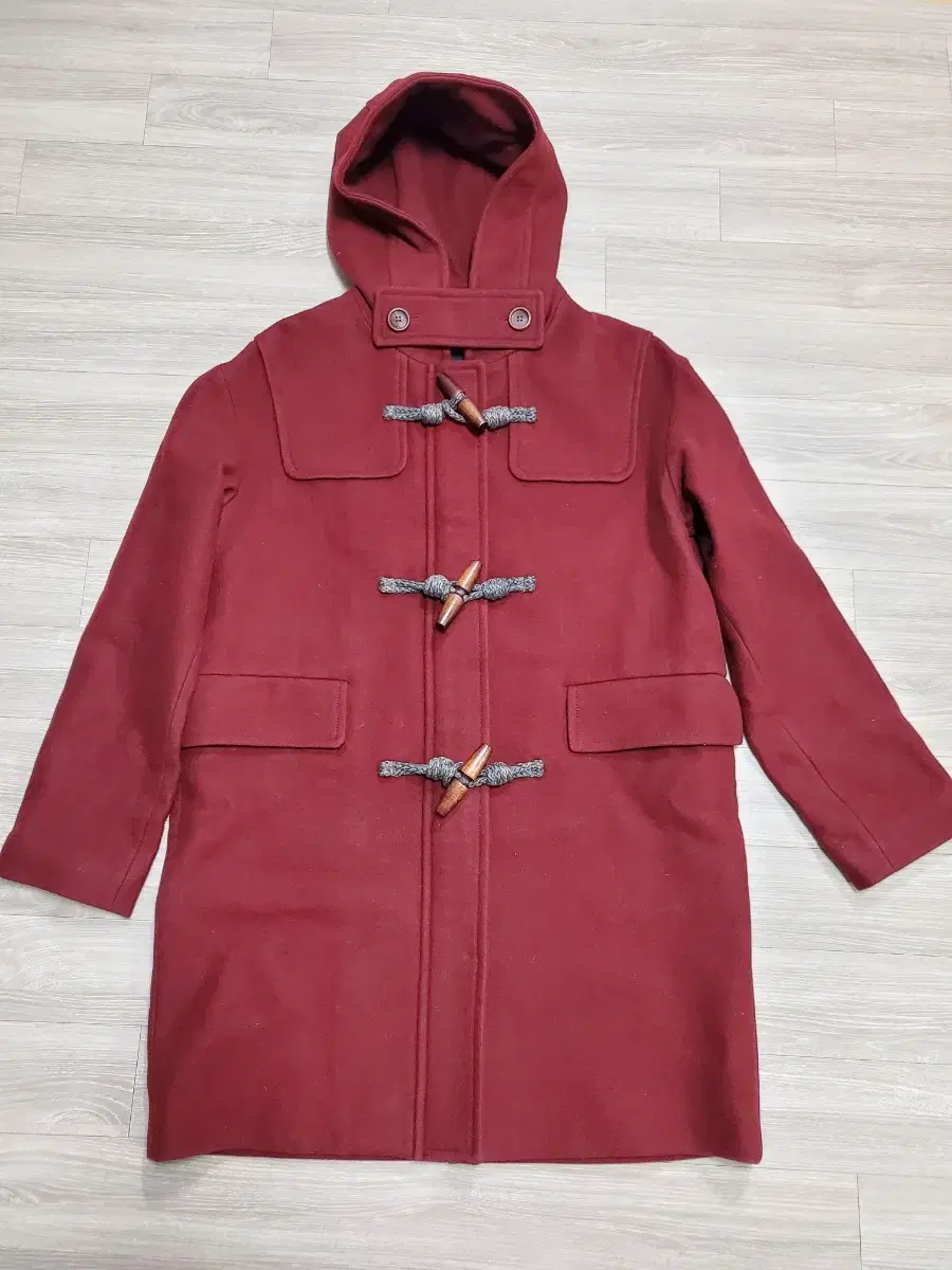 Vinpaul burgundy women's coat + duck gloves for sale.