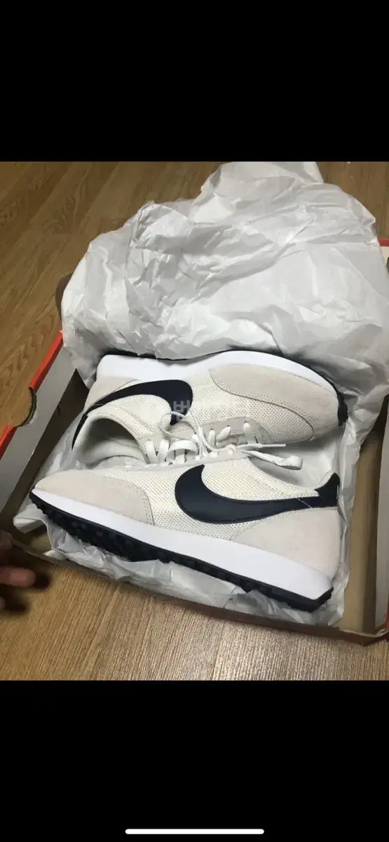 Nike Tailwind 79 240