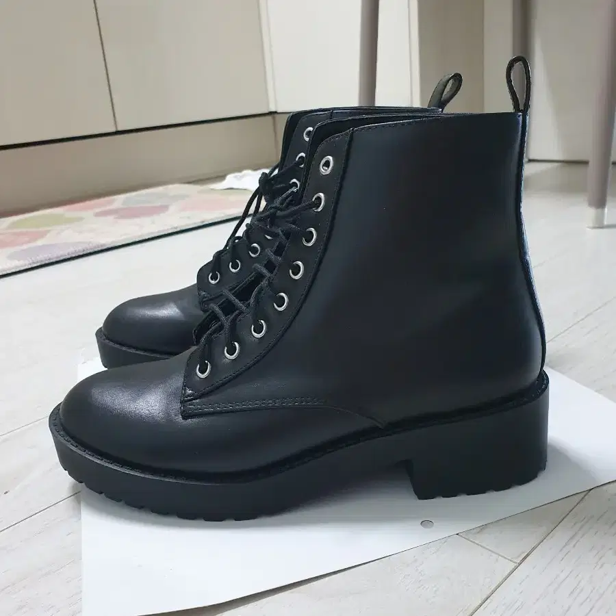 H&M 부츠 4.5cm* 240=38* 구입:7만9천원