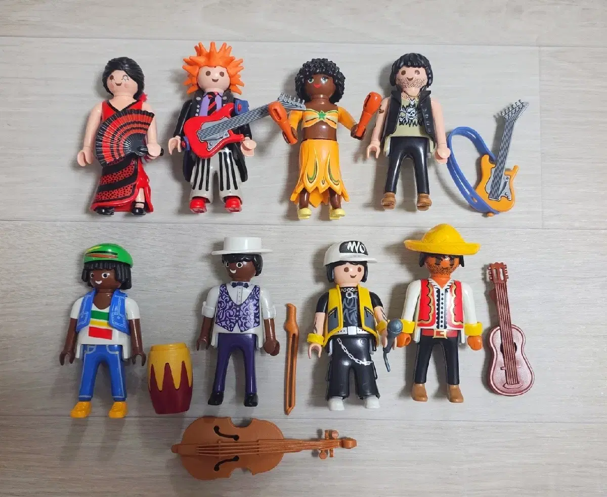 8 musical groups on the streets of Playmobil