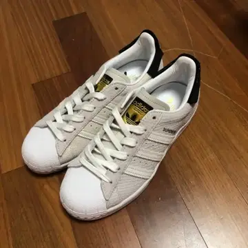 Adidas Superstar Men`s Shoes Size 10 City Series Edition FV2822 Chalk  Sneakers | 692740402086 - Adidas shoes Originals SUPERSTAR CITY SERIES -  Chalk | SporTipTop