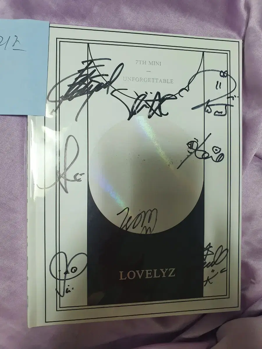 Lovelyz autographed record vahn Beale