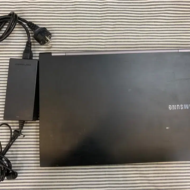 삼성 노트북 NT200B5B-S4C/R (I5, 8GB, SSD256)