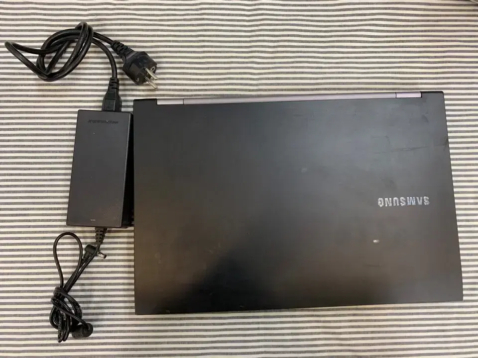 삼성 노트북 NT200B5B-S4C/R (I5, 8GB, SSD256)