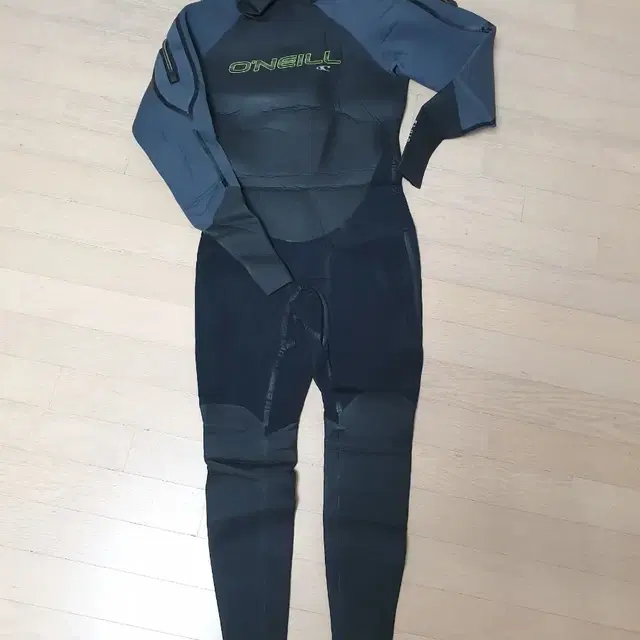 오닐 Fluid Neoprene  드라이수트