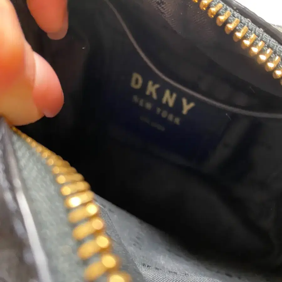 DKNY 미니카메라백(할인)