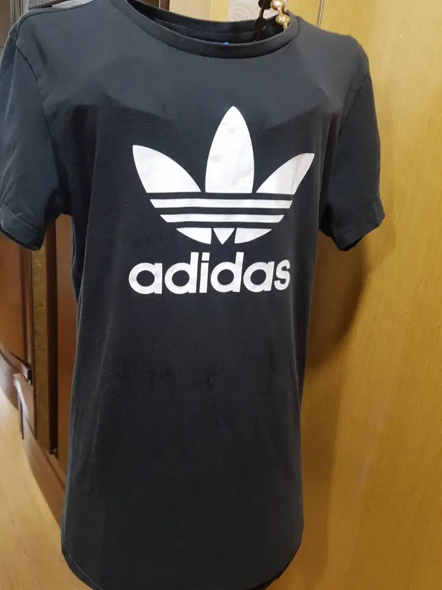 adidas Adidas Round Neck Short Sleeve Tee 85 size