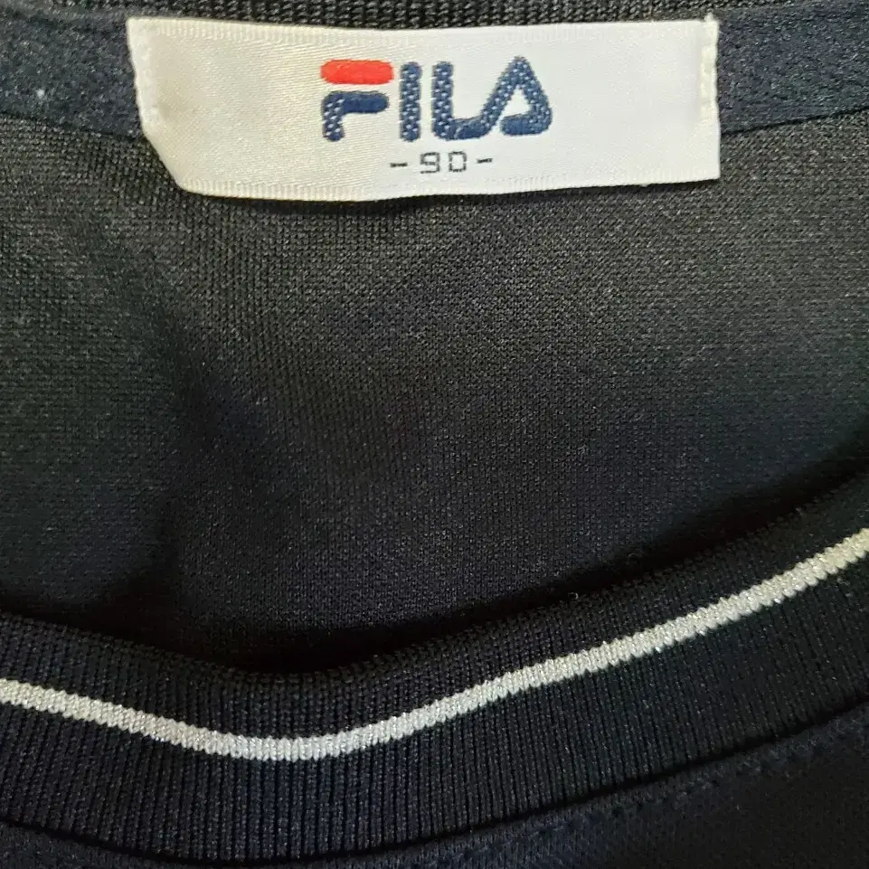 FILA 휠라 블랙색상 여성용티셔츠 90