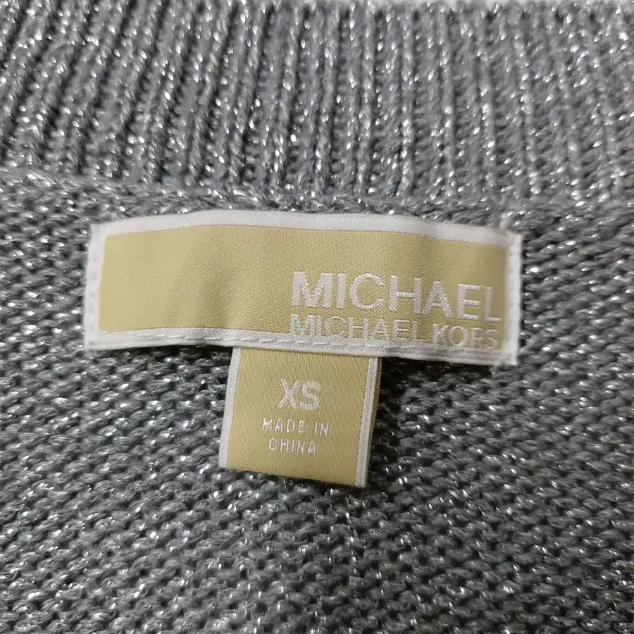 66~77)마이클코어스 Michael Kors 브이넥 펄 니트