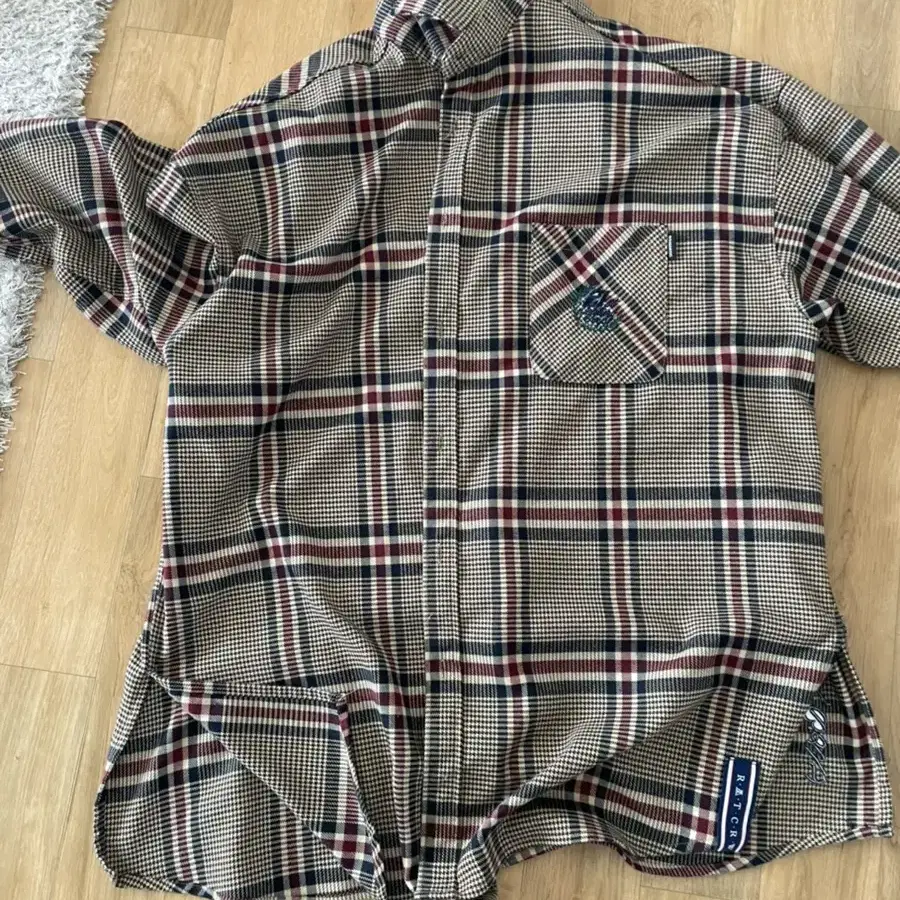 로맨틱크라운 old check wide shirt beige판매