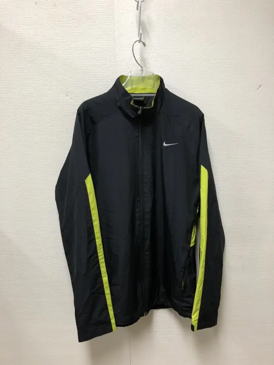 Nike Men's Windbreaker Jacket 100-105 Recommended