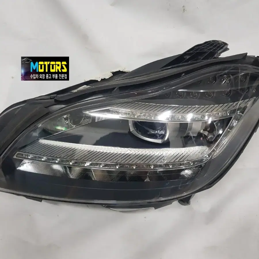 벤츠 CLS W218 전기형 LED 중고 운전석 헤드라이트