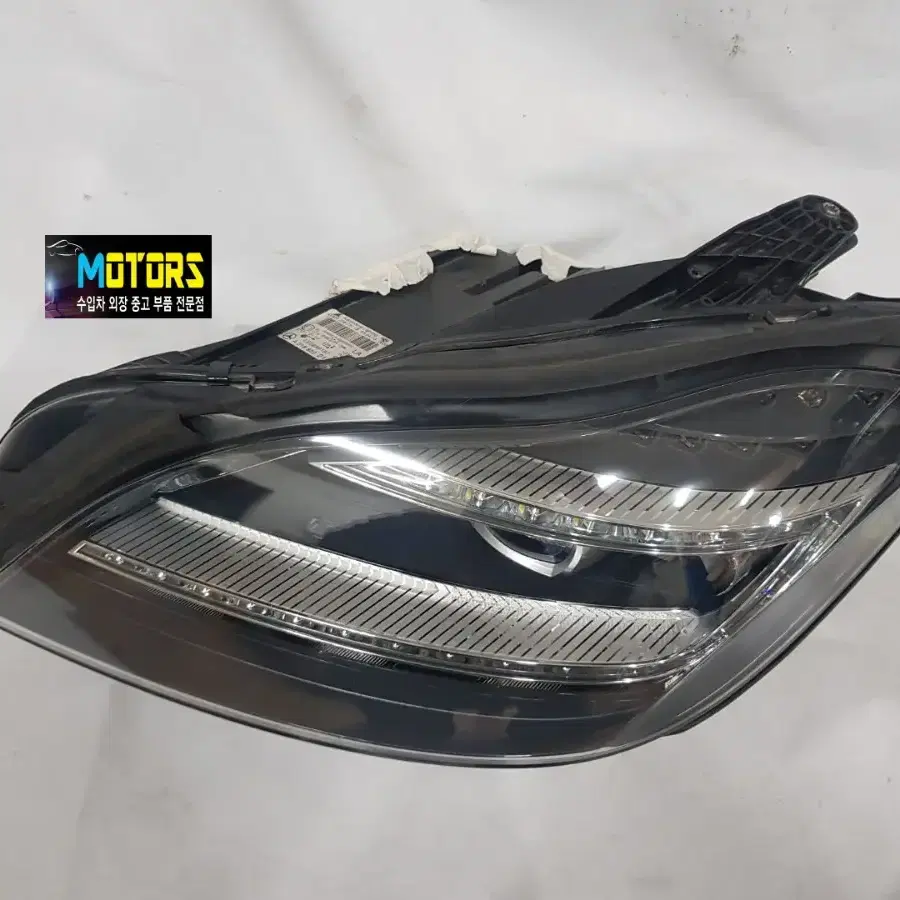 벤츠 CLS W218 전기형 LED 중고 운전석 헤드라이트