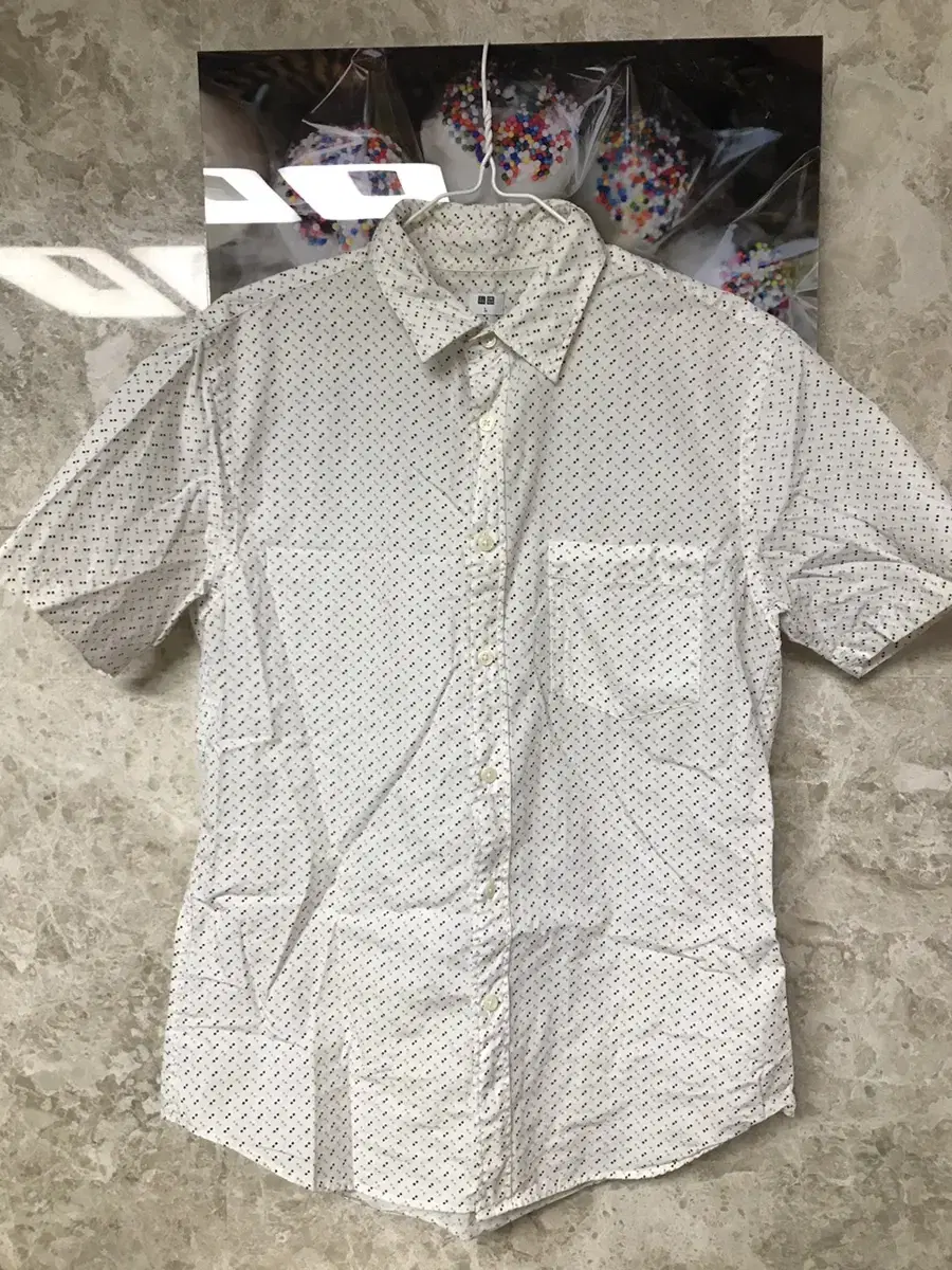 [L] Uniqlo Short Sleeve Cara Shirt