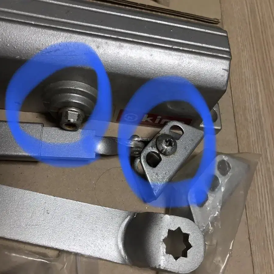 Get 킹 도어 클로저K907 king 도어클로져 현관문 대문 수리 부품 on Bunjang Boost Your K