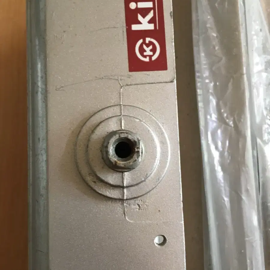 Get 킹 도어 클로저K907 king 도어클로져 현관문 대문 수리 부품 on Bunjang Boost Your K