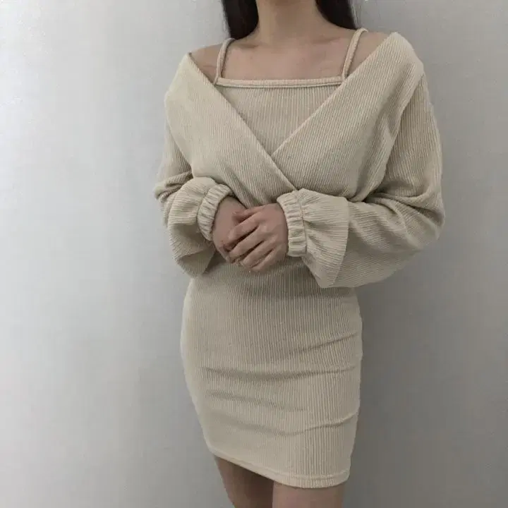 HALF-OFF-THE-SHOULDER ONEPIECE