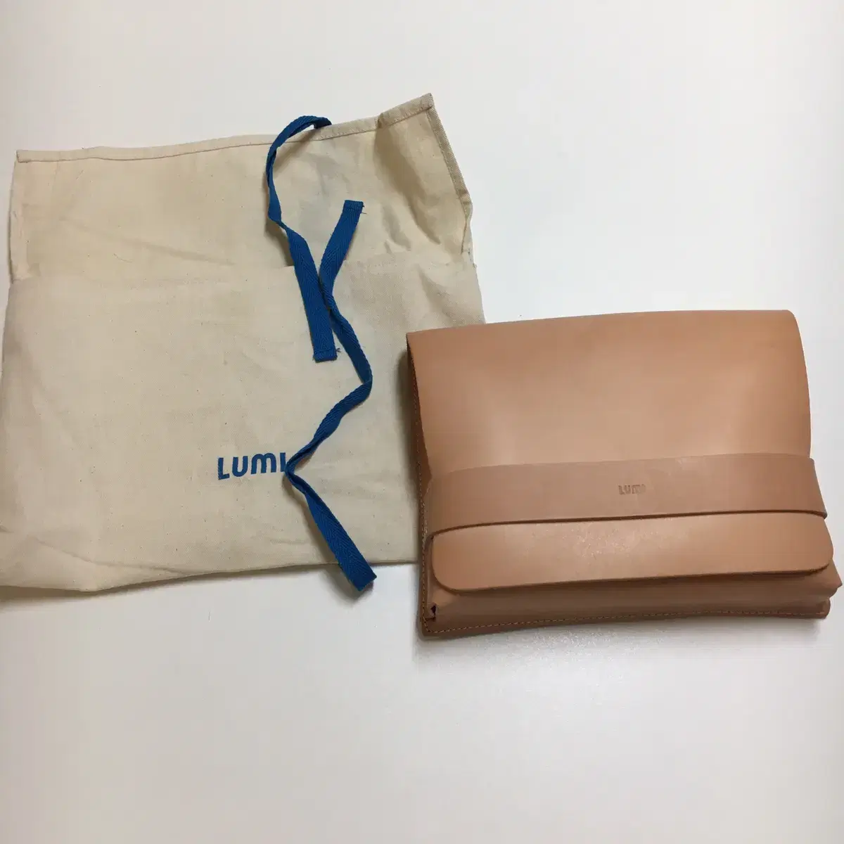 LUMI Clutch (new unused product)