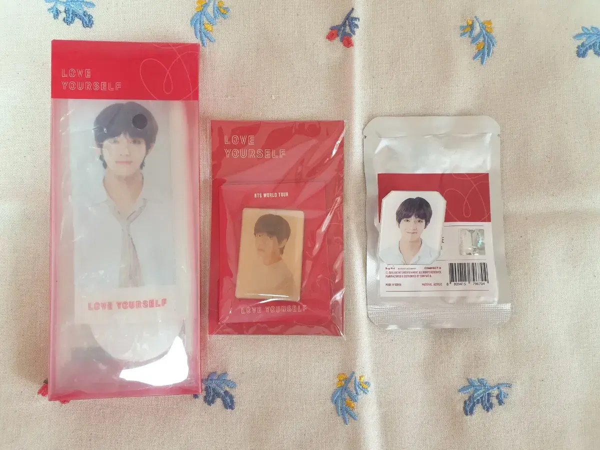 BTS Taehyung Lollipop Goods md Miniflags+Magnets+Lids in Bulk