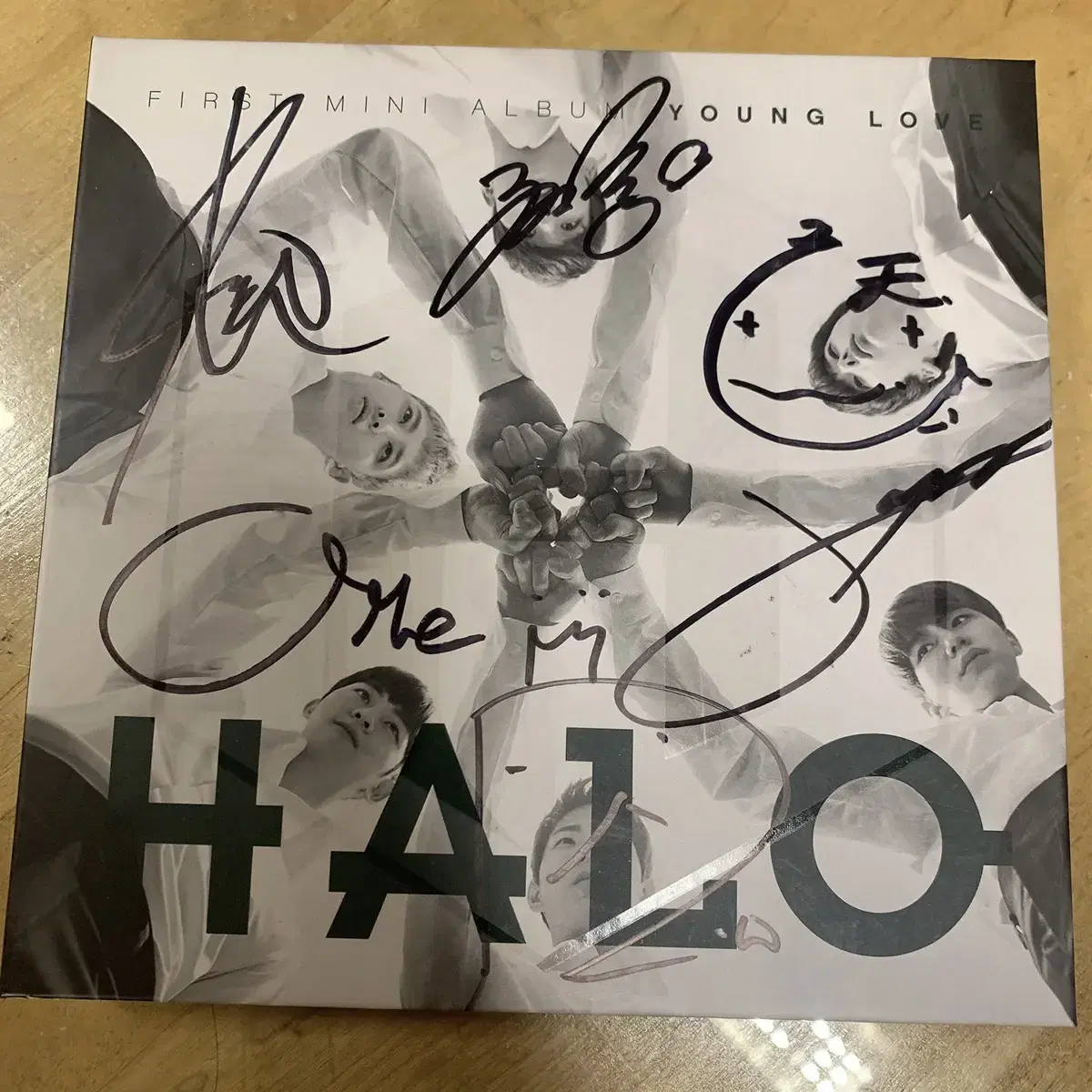 Halo Unsold Signature Album