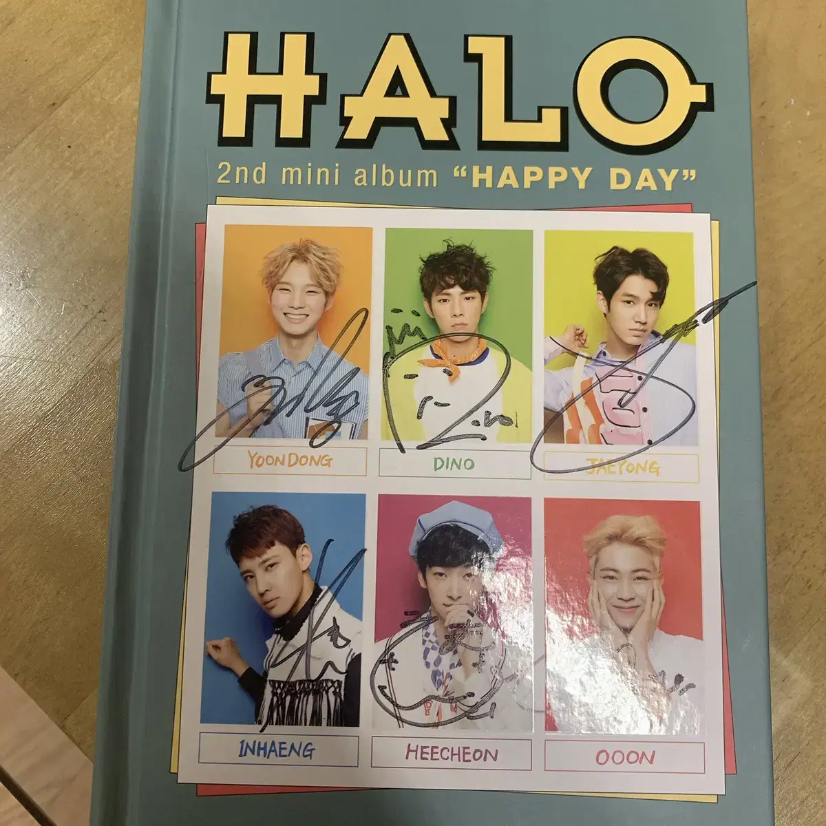 Halo Unsold Signature Album