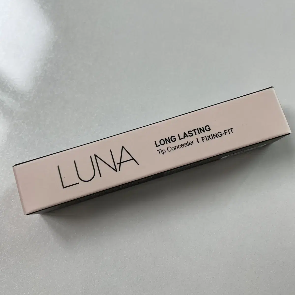 [New Products] luna Long-lasting Tip Concealer Fixing Fit Light Beige