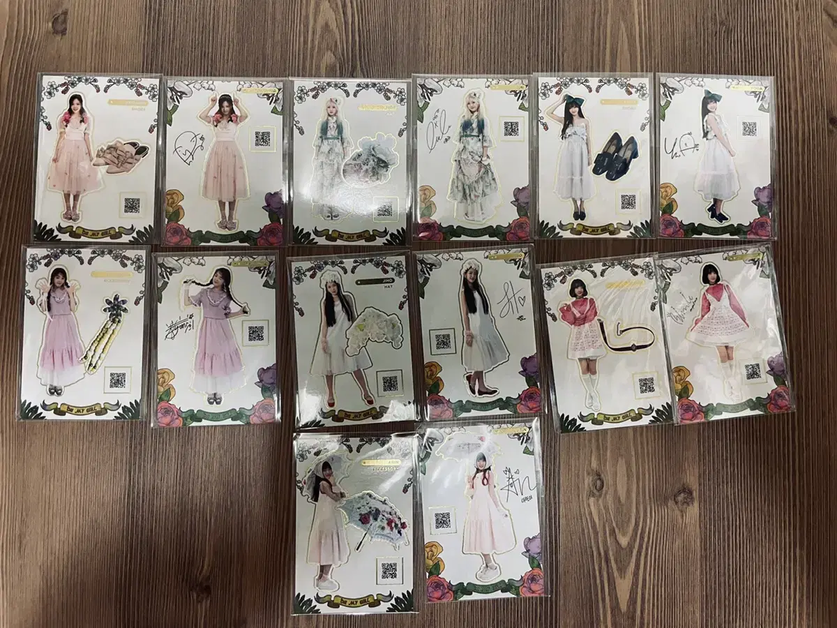 Oh My Girl Coloring Book Photocard Set