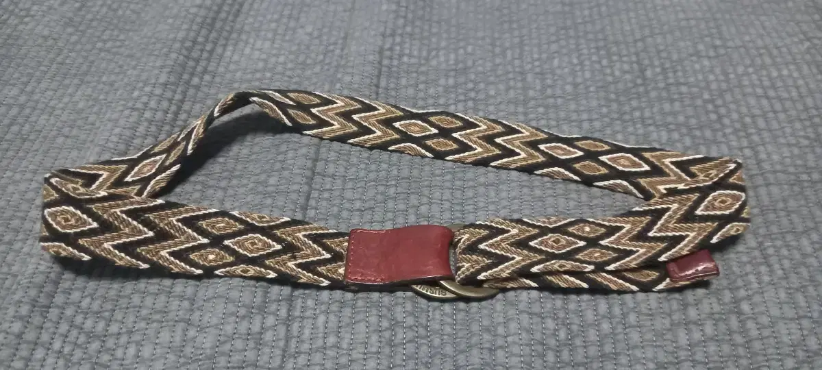 Unique pattern Italian double ring belt