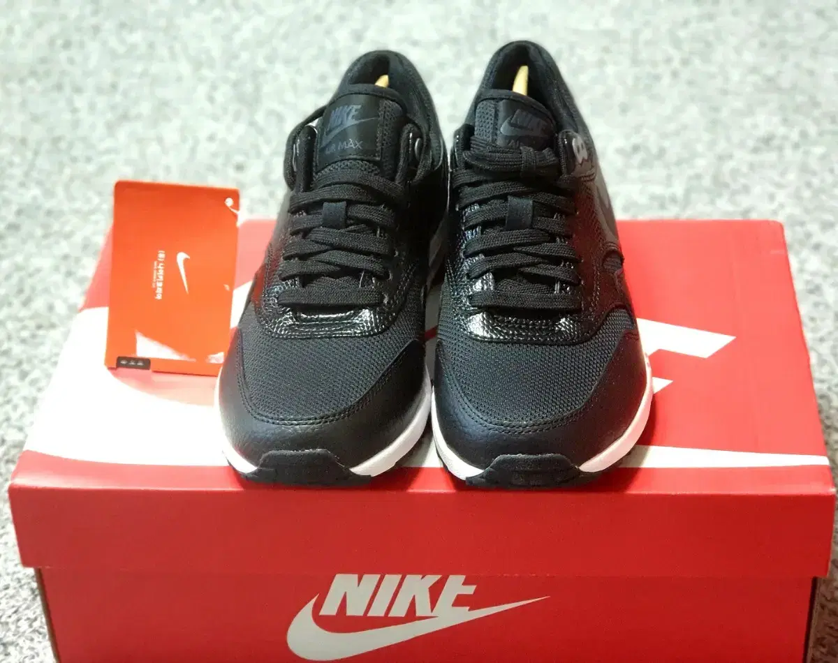 New product) Nike Air Max 1 Ultra Running Shoes Size 230