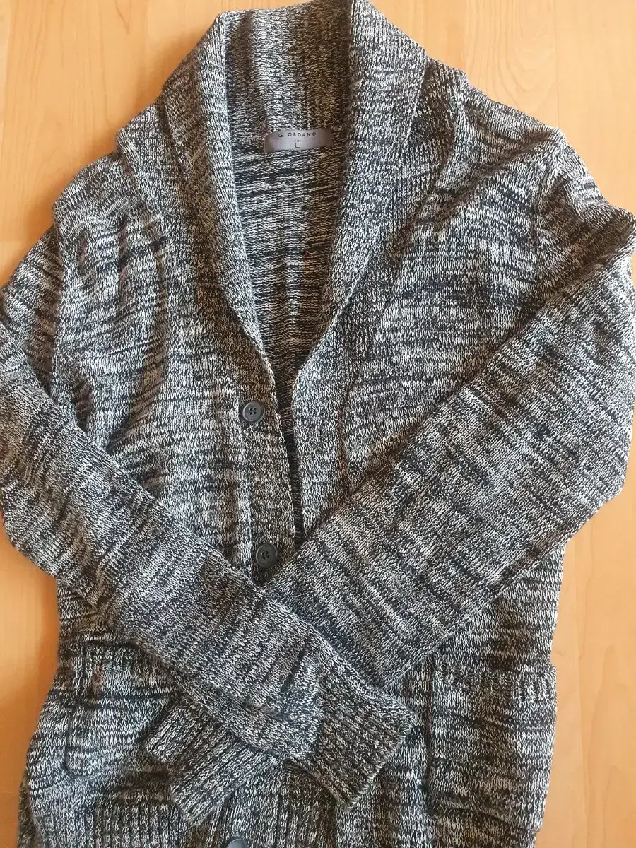 Giordano cardigan sells~.