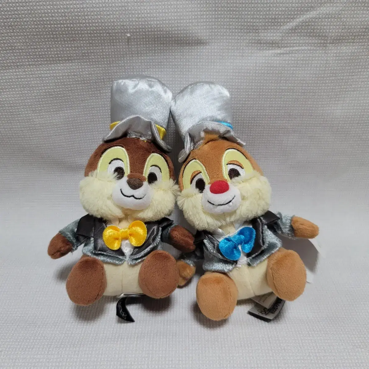 Disney D23 EXPO Chip & Dale doll Badge Strap Set