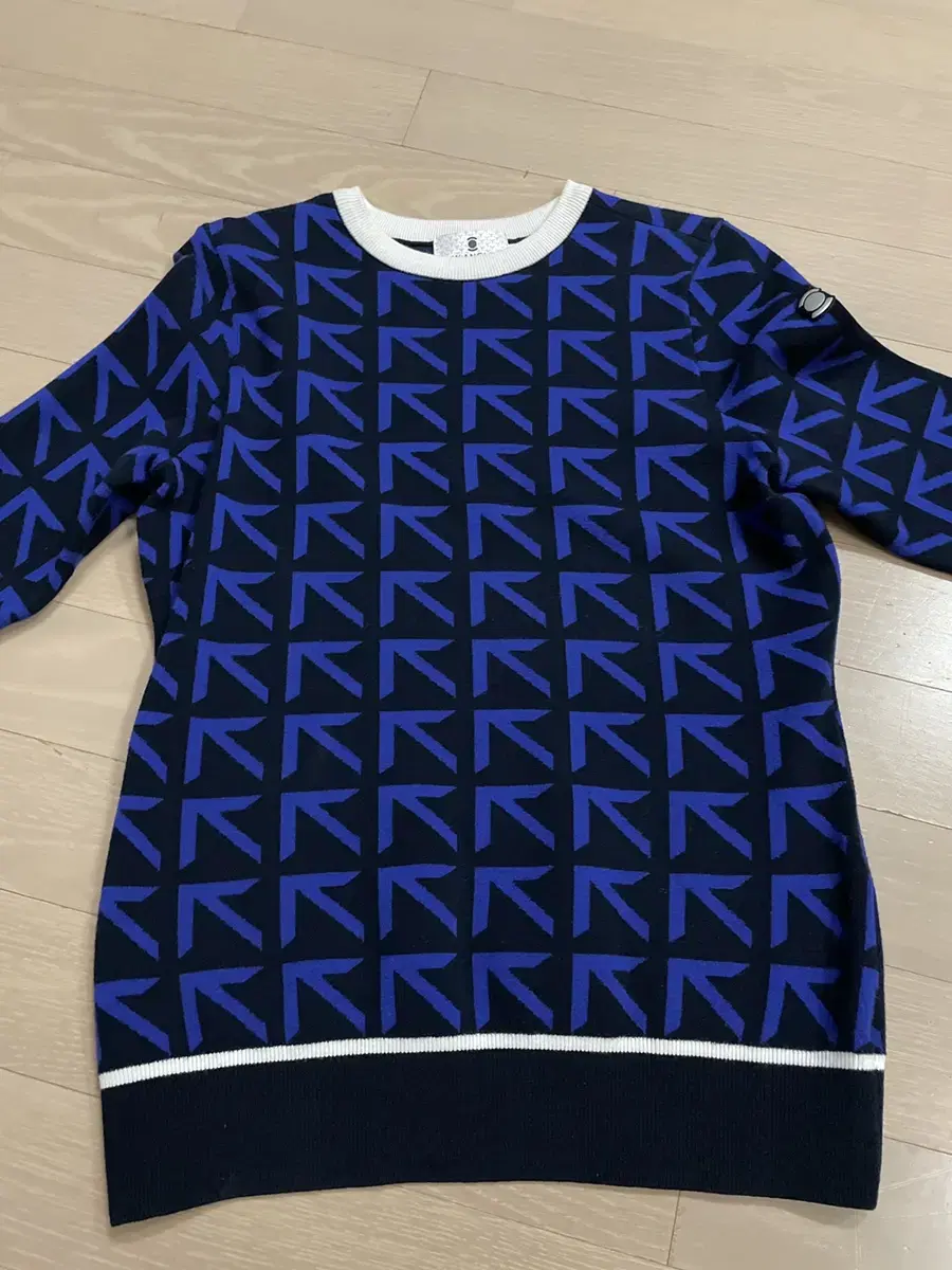 Wide-Angle Women's Knit