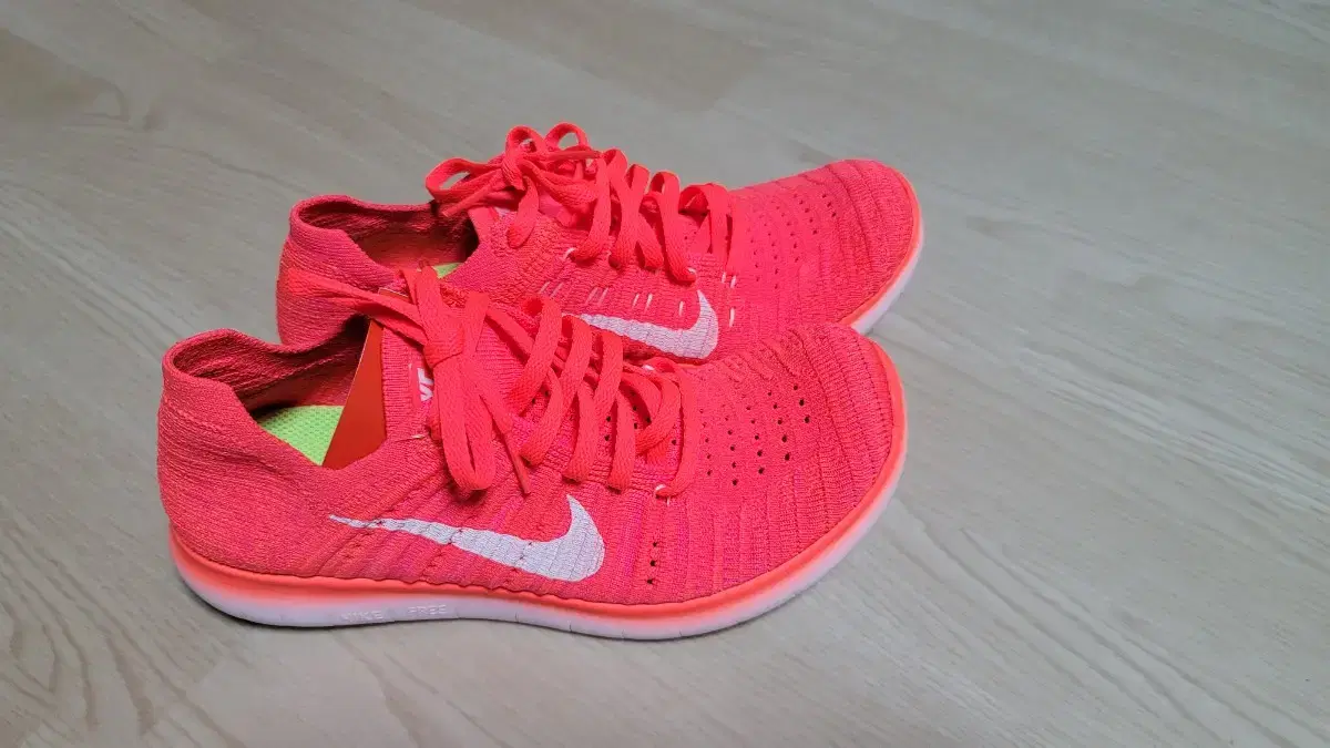 Nike Flyknit Running Shoes (New Product)