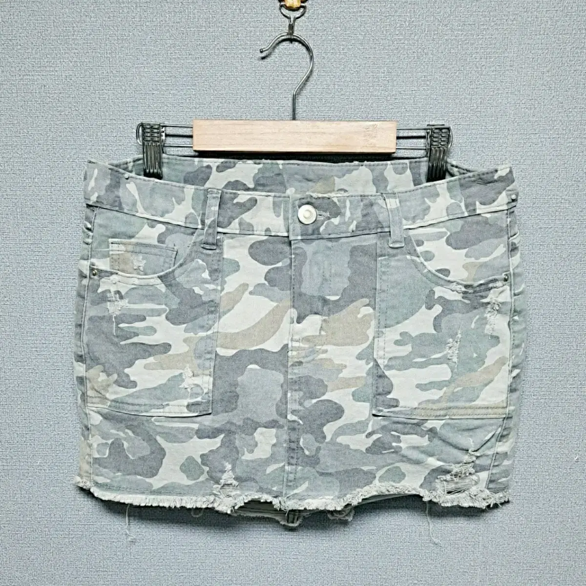 Military-style skirt pants, skorts, culottes