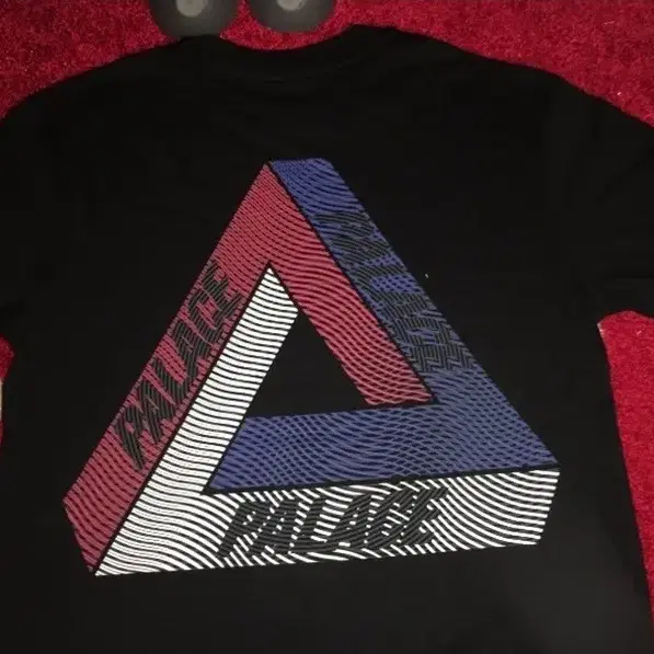 Palace 팔라스 티셔츠 (L) 판매합니다.