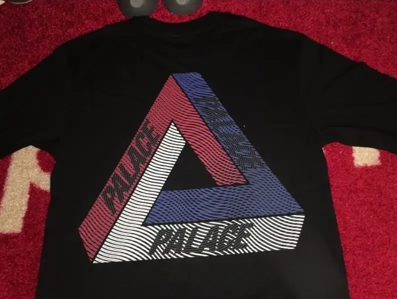 Palace 팔라스 티셔츠 (L) 판매합니다.