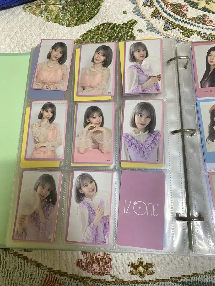 iz*one sakura concert photocard