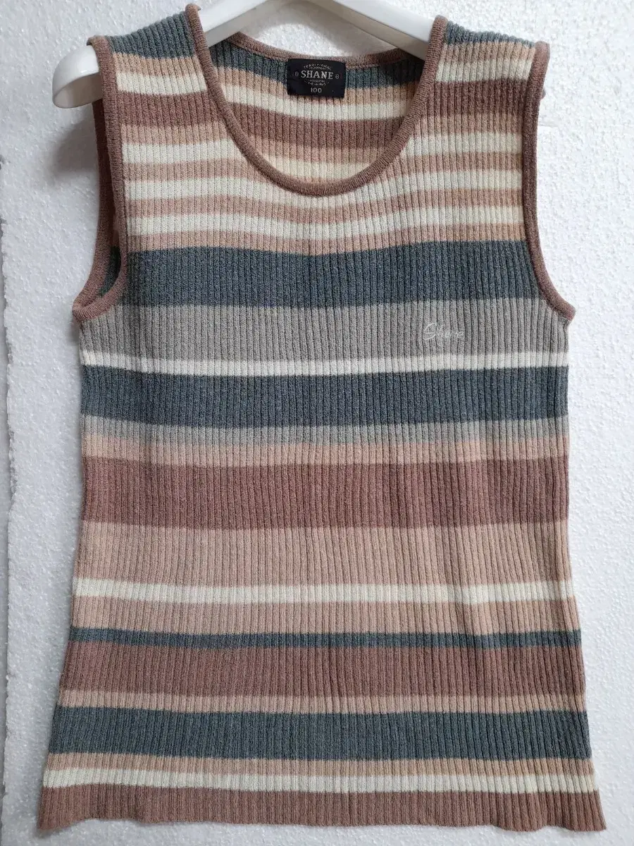 Shane knit sleeveless/ vest 100/free