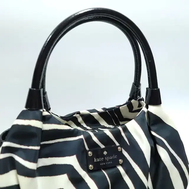 KATE SPADE 케이트스페이드 지브라 나일론 호보백 숄더백 B851