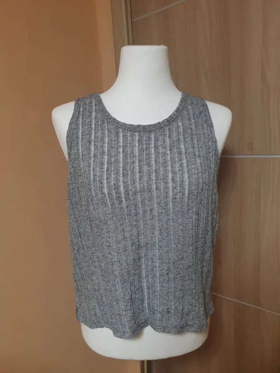 Gray sleeveless top