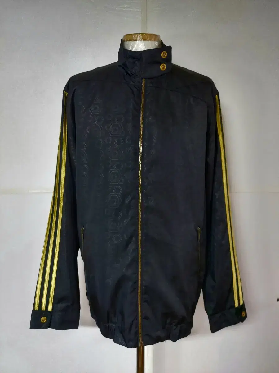 110) adidas adidas Woven Windbreaker Jacket Jumper