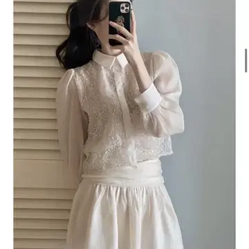 라벨르블랑 리아 비즈 블라우스 | 브랜드 중고거래 플랫폼, 번개장터 라벨르블랑 리아 비즈 블라우스 | 브랜드 중고거래 플랫폼, 번개장터
